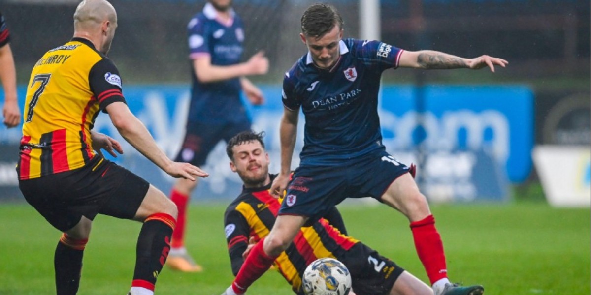 Raith Rovers slår Partick Thistle på straffesparkkonkurranse i dramatisk sluttspill